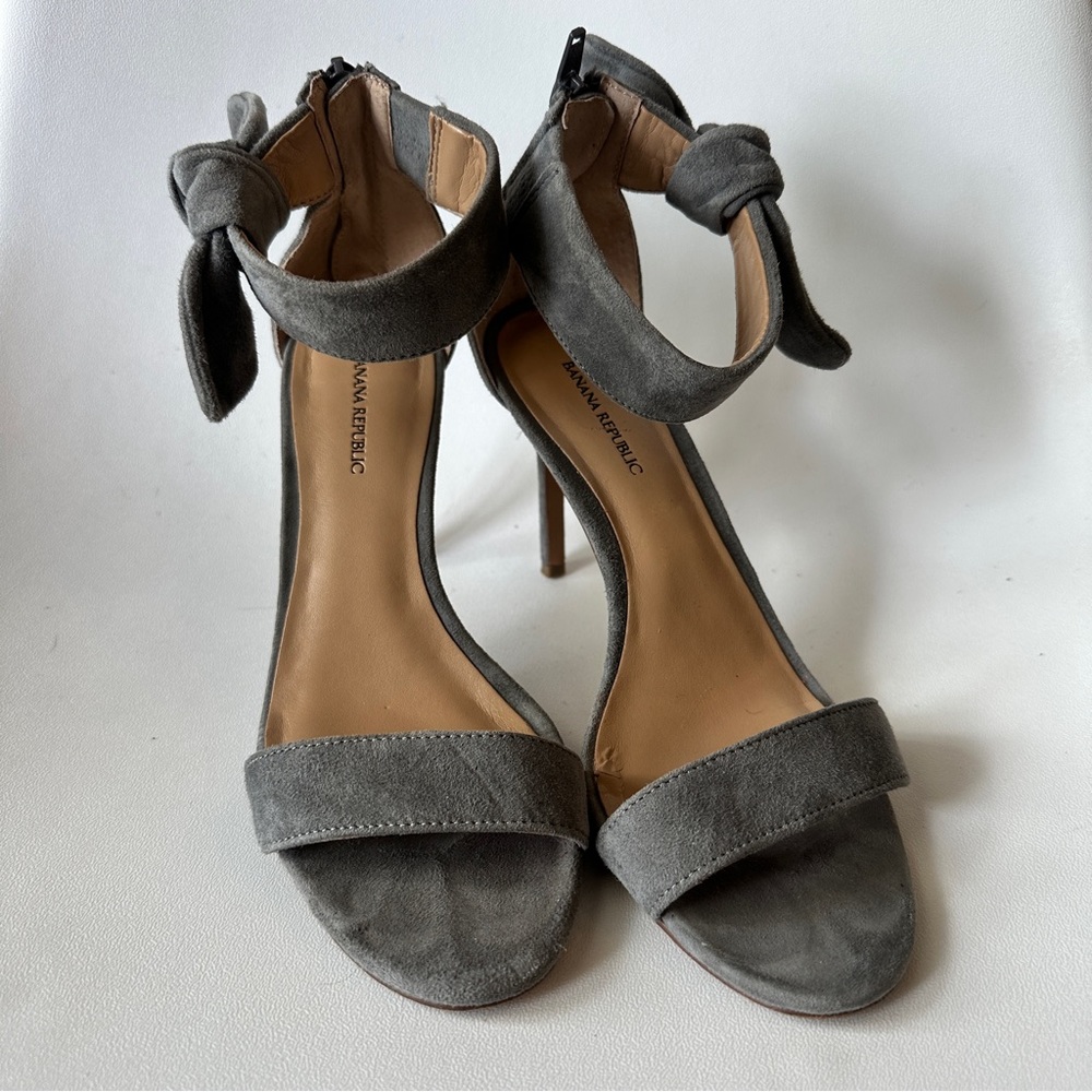 Banana Republic Jasmine Grey Suede Heels - Size 7